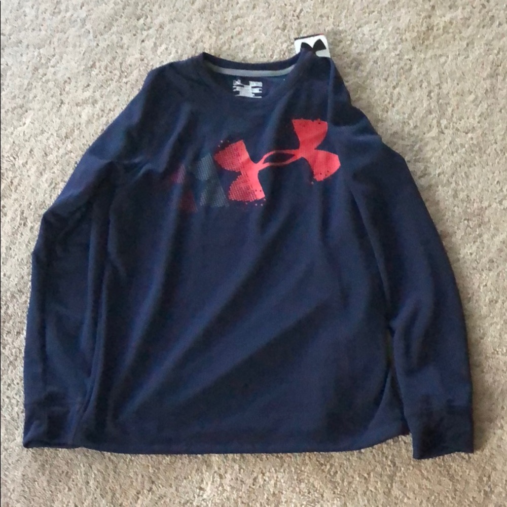 Boy YL dri fit Under Armour top
